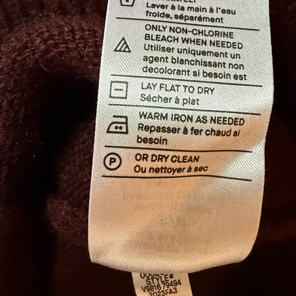 Vince Wool Cashmere Blend Mock Turtleneck Sweater Burgundy Sz Small MSRP $448 - Picture 6 of 8